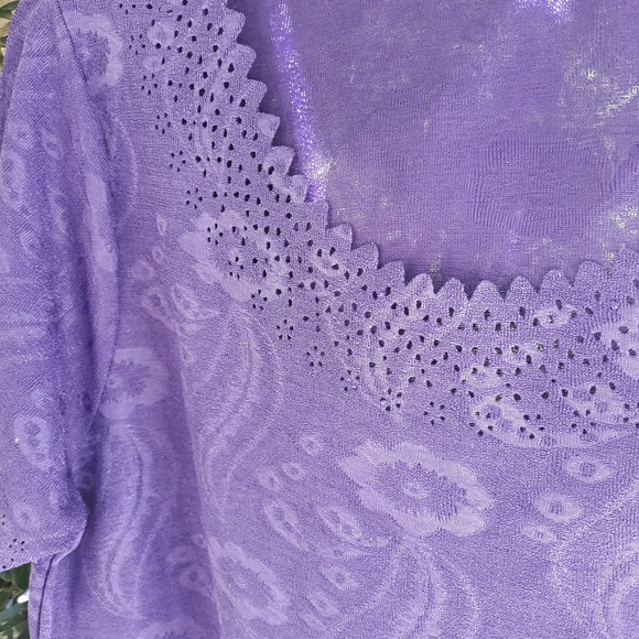 PURPLE SCOOP-NECK SS TOP WITH LACE-LOOK DETAILS - Picture 3 of 6
